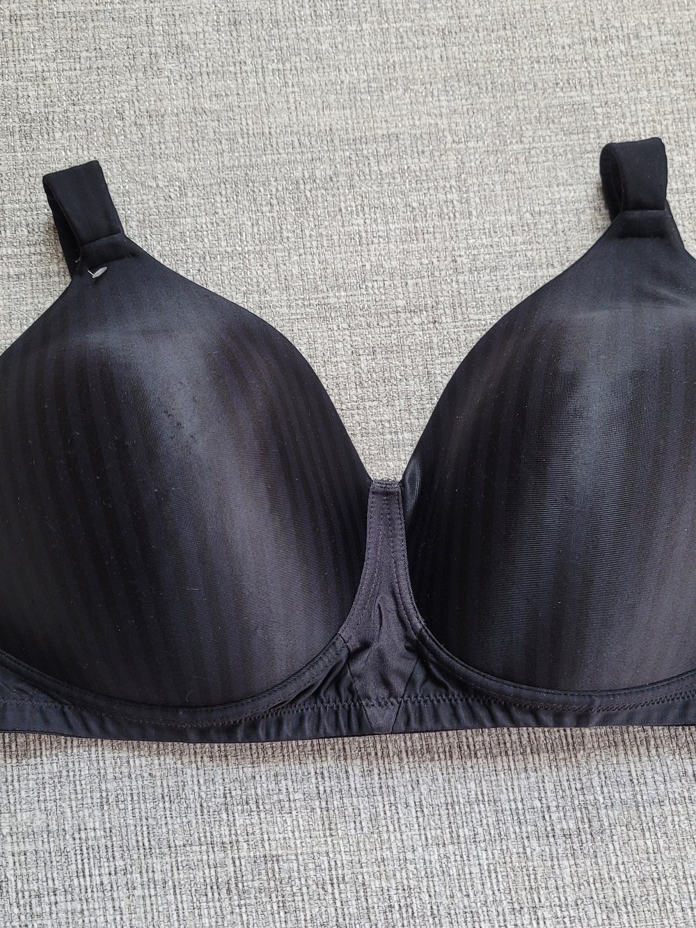 Playtex Black Striped Smooth T-Shirt Bra- WIRELESS- Taking Offers